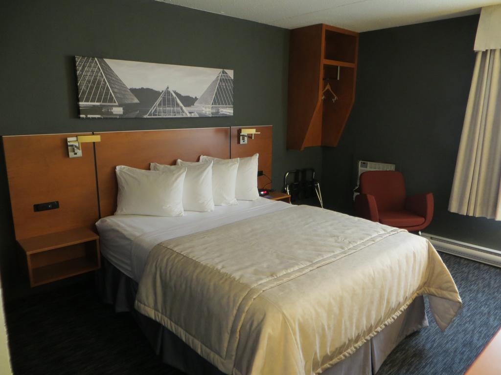 Travelodge By Wyndham Edmonton West Εξωτερικό φωτογραφία